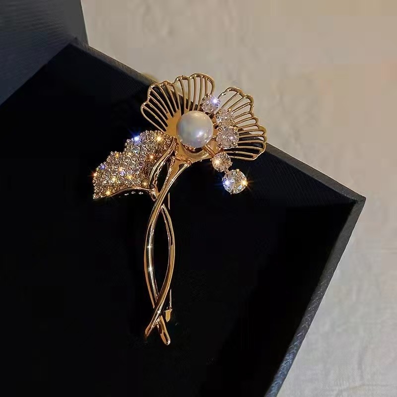 Embroidery Simple - 1pc Luxury Blooming Imitation Pearl Water