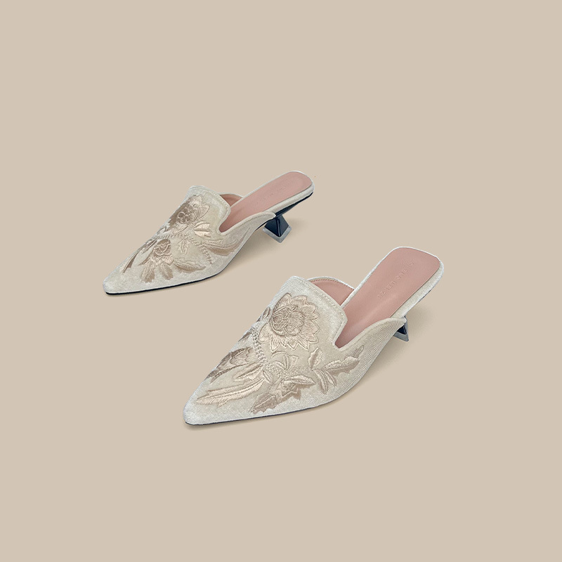 Embroidery Velour Women Shoes  – обзор и цена Embroidery Design