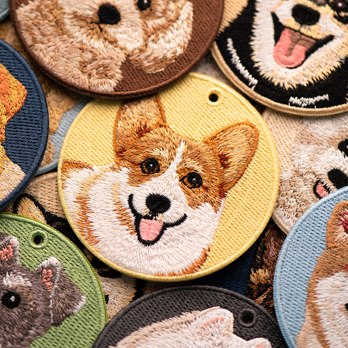 1 Piece Embroidered Dog Patch  – обзор и цена Embroidery Xmas