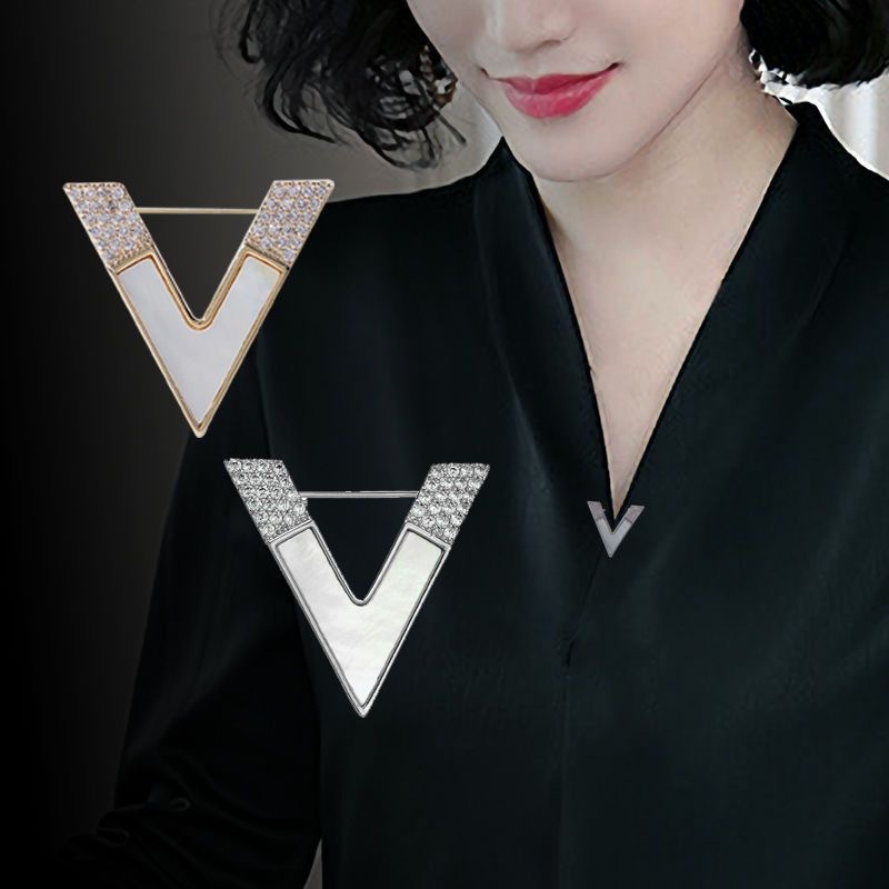 Luxury Rhinestone Letter D Bro – обзор и цена Embroidery Letter M