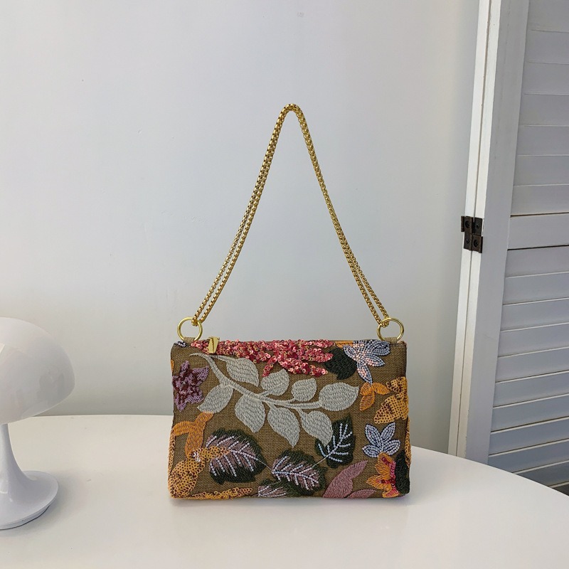 Sequins Embroidery Clutch Bag  – обзор и цена Embroidery Bali