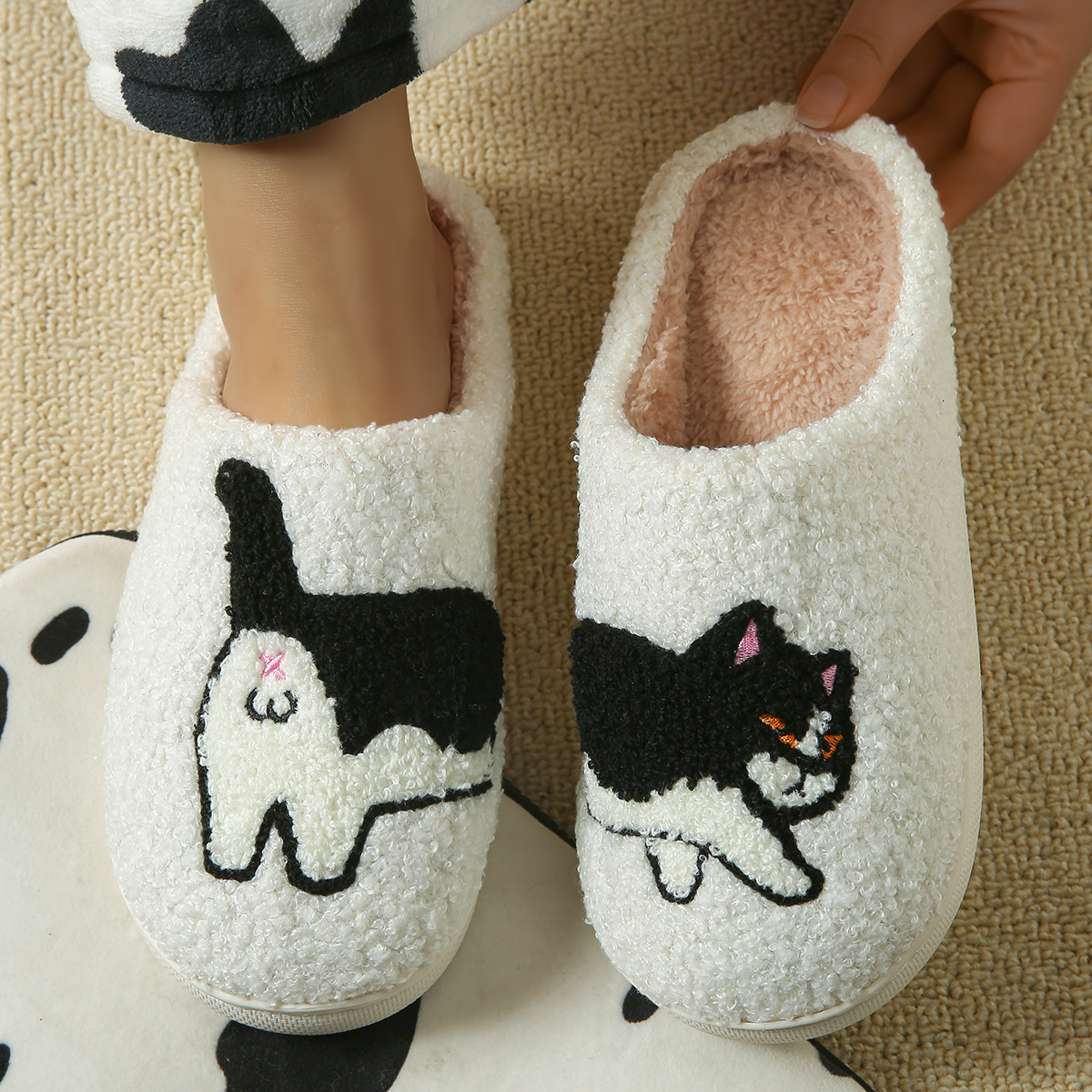 Winter Plush Cute Dachshund Em – обзор и цена Embroidery Cotton